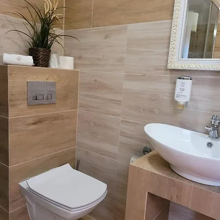 Virgo Business & Breakfast 4*